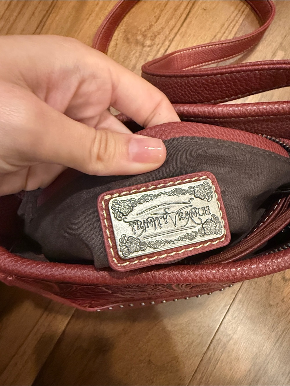 Trinity Ranch red embossed leather bag - Picture 4 of 6